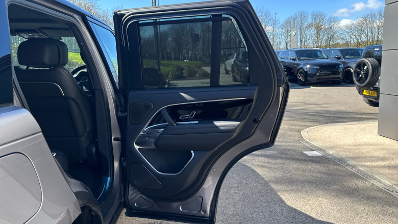 Land Rover Range Rover 3.0 D300 Autobiography 4dr Auto Diesel Estate